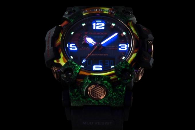 G-Shock GWG-2040FR leuchtet im Dunkeln.