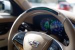 Cadillac Super Cruise supera o piloto automático Tesla em testes de relatórios de consumo