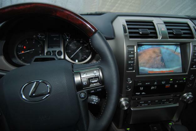 2011-Lexus-GX460-Konsola wewnętrzna