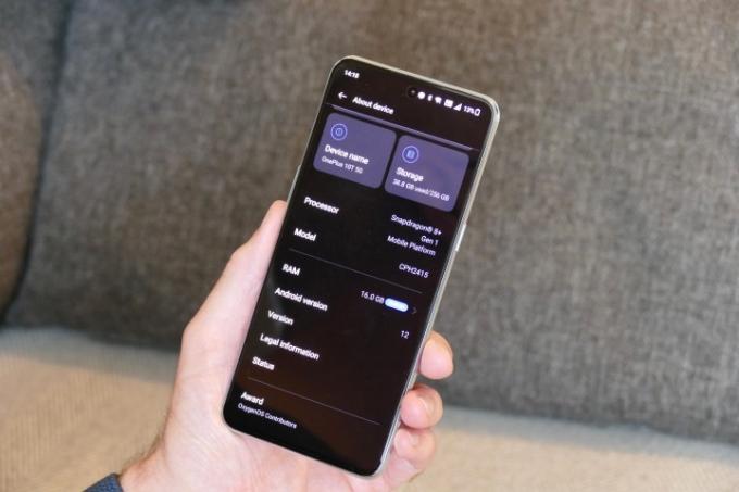 OnePlus 10T Om enhedsskærm.