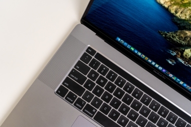 pregled apple macbook pro 16 inch ry 11