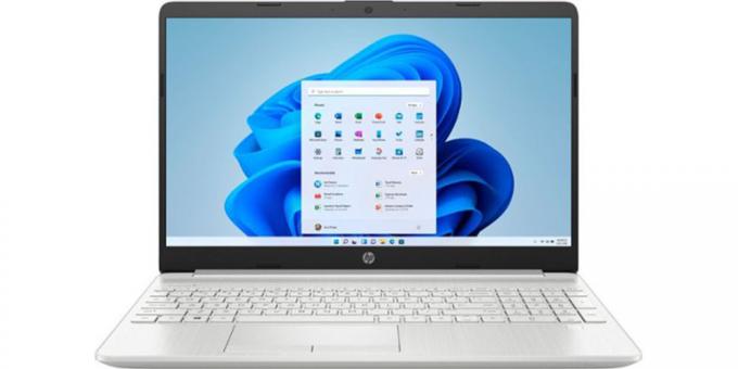 白い背景に HP 15.6 インチのラップトップ。