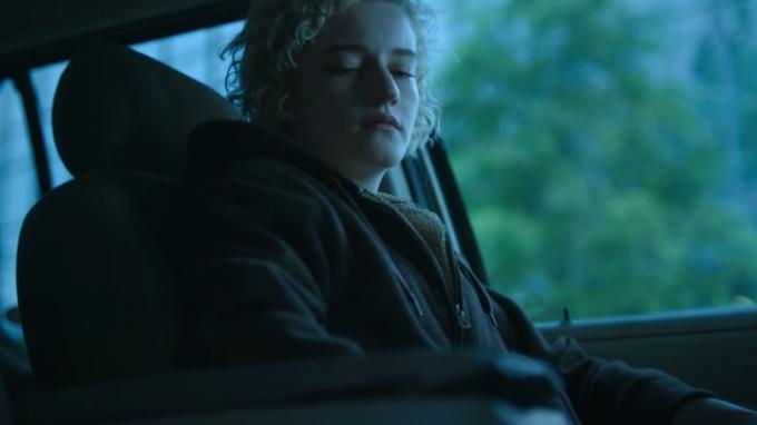 Julia Garner nel ruolo di Ruth Langmore in Ozark.