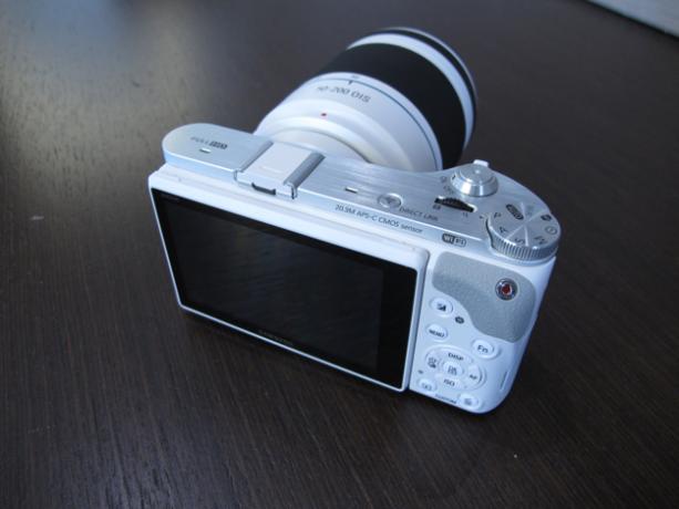 Samsung nx300 smart kamera presenteras inför ces 9
