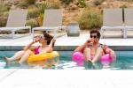 Cómo ver Palm Springs en línea: transmita la nueva y exitosa comedia gratis