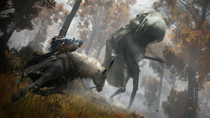 Eroul lui Elden Ring călărește un cal și atacă un inamic uriaș.