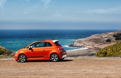 2013 Fiat 500e side