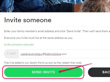 Skriv inn mottakerens e-post og klikk Send invitasjon.