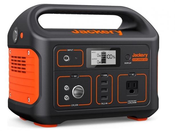 Оранжевата и черна Jackery Portable Power Station Explorer 500.