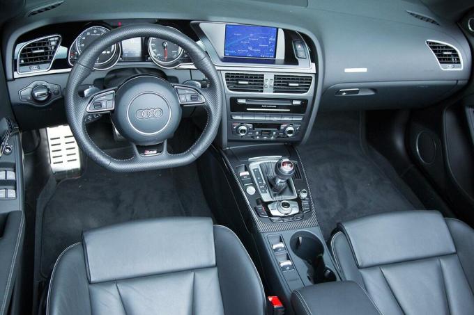 2014 Audi RS 5 Cabriolet interieur vooraanzicht