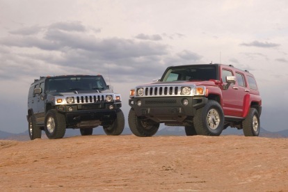 Hummer H2 ja Hummer H3 katumaasturit