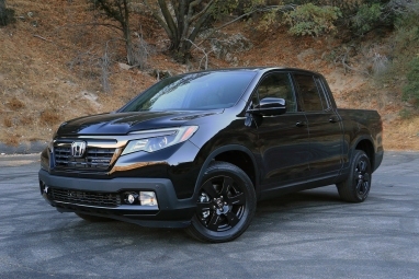 Honda Ridgeline AWD w wersji czarnej z 2017 r