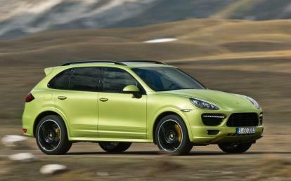 Vue latérale du Porsche Cayenne GTS 2013