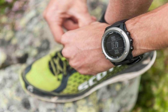 parhaat-ulkoilu-bändit-Garmin-Fenix-3-HR