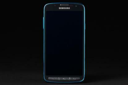 Samsung Galaxy S4 Active rivedere lo schermo anteriore spento