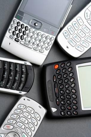 Verschiedene Handys und PDAs