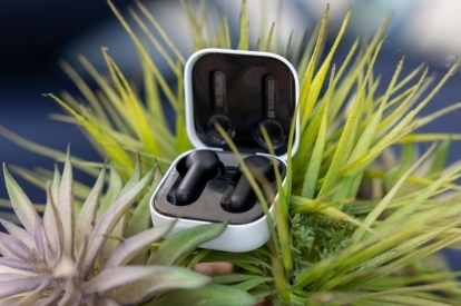 Amazonove nove brezžične slušalke Echo Buds so že v prodaji