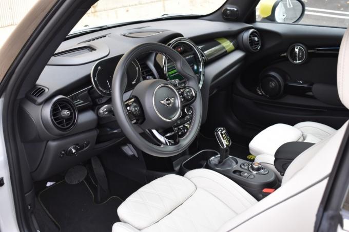 Recenze Mini Cooper SE 2020: Je to elektrické