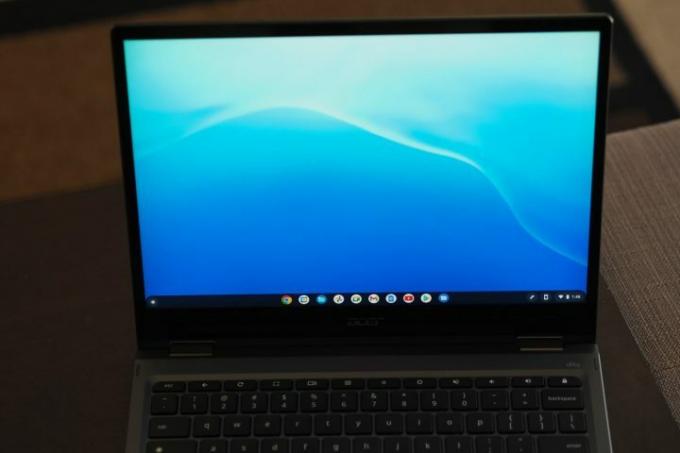 Az Acer Chromebook Spin 513 kijelzője elölnézetben.