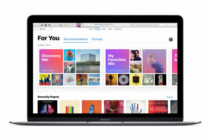 אפל מנקה את Apple Music, מוסיפה מילים ורשימות השמעה יומיות