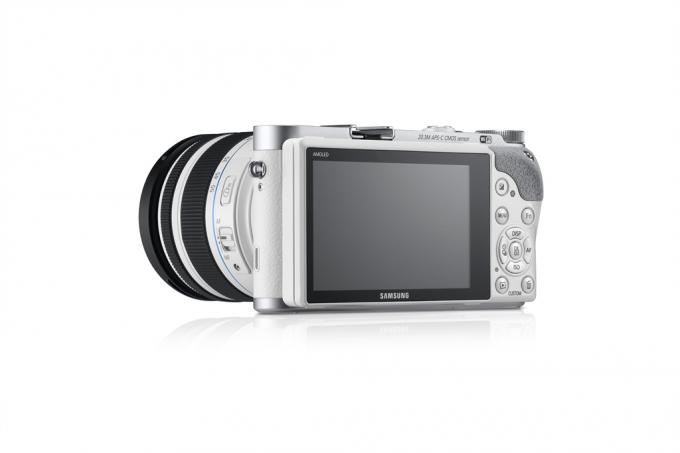 La cámara inteligente Samsung nx300 se presenta antes del CES 020 Dynamic15 White