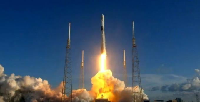 Korea Pathfinder Lunar Orbiter (KPLO)-uppdrag startar på en SpaceX Falcon 9 från Launch Complex 40 vid Cape Canaveral Space Force Station i Florida den 4 augusti.