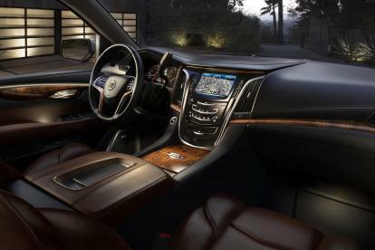 Wnętrze Cadillaca Escalade 2015 mniej liberace więcej skórzanej zaczepki 3 2