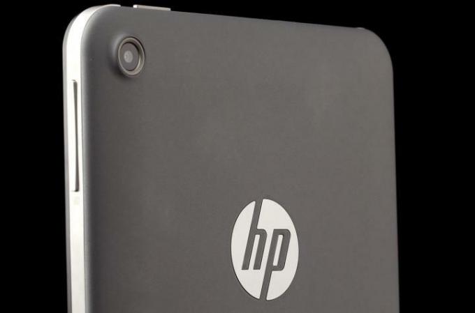 HP Slate HD 7 レビュー背面左アングル