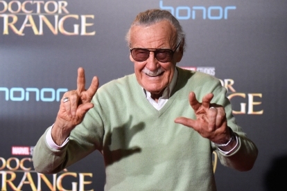 Stan Lee mŕtvy vo veku 95 rokov, videný tu na premiére Dr. Strange 