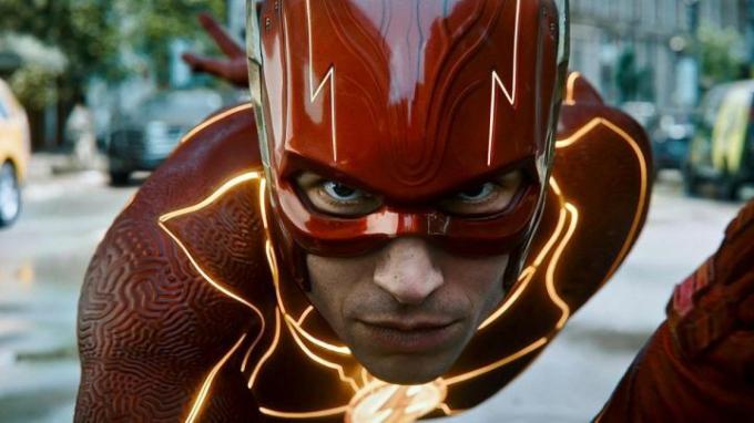Eine Nahaufnahme von The Flash, wie er läuft.