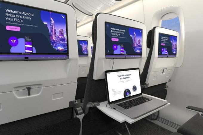 Panasonic Avionics Astrova Seat-End Solution sett i ett flygplan.