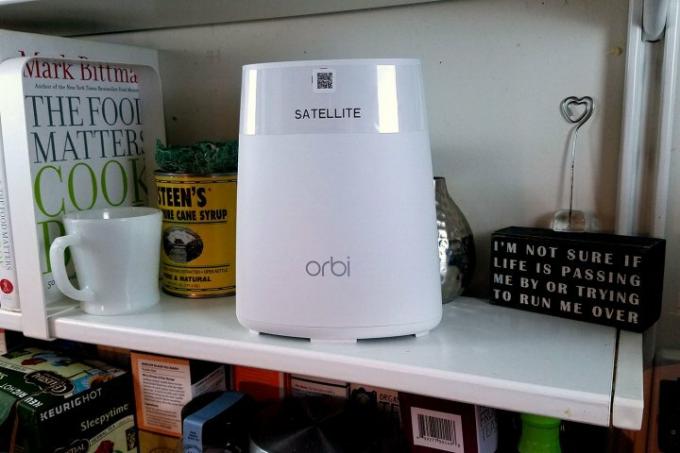 Netgear Orbi AC2200 riiul 2