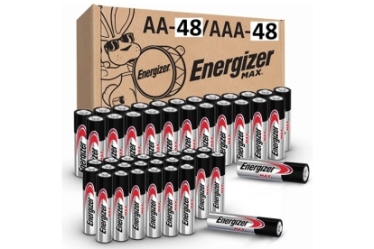 Bundel baterai Energizer berisi 96 paket yang dilengkapi baterai AA dan AAA.