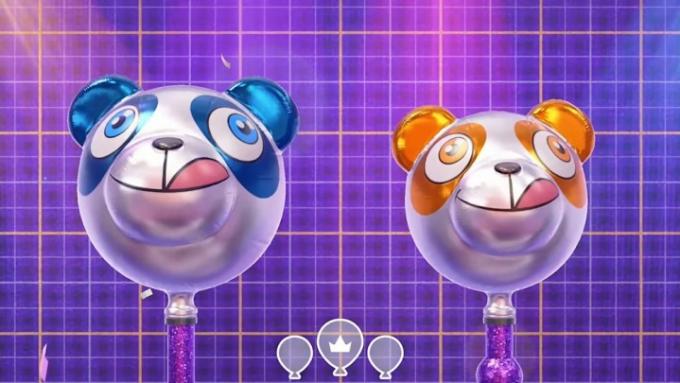 In „Everybody 1-2-Switch“ werden zwei Panda-Kopfballons mit Luft vollgepumpt.