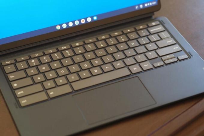 Lähikuva Lenovo IdeaPad Duet 5 Chromebookin näppäimistöstä.