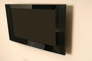 Телевизор, монтиран на стена
