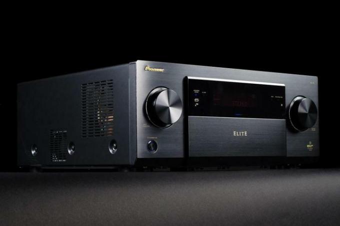 Pioneer-Elite-SC-79-frontvinkel