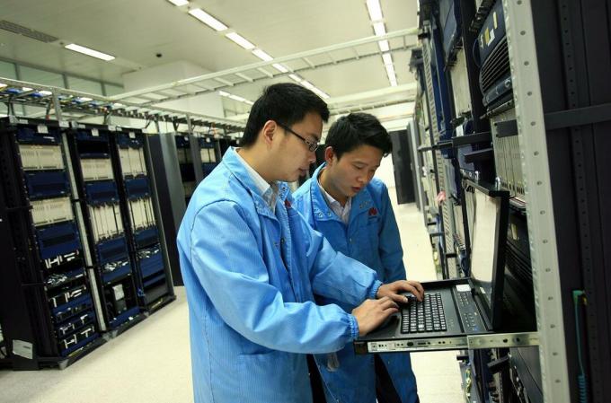 Zamestnanci výskumu a vývoja Huawei vykonávajú bežnú údržbu 2