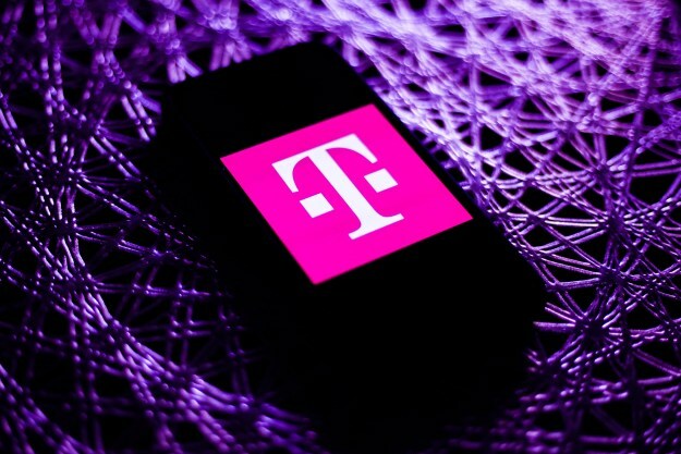 T-Mobilen logo älypuhelimessa.