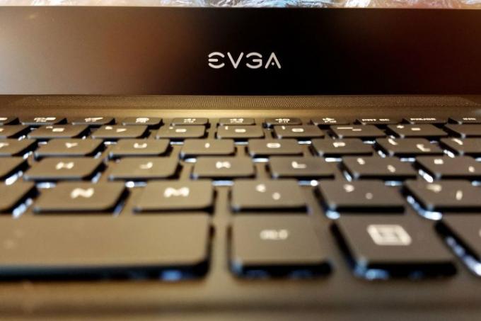 EVGA SC17 1080 revizuiește sigla tastaturii