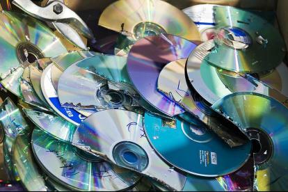 通販DVD CDサービスに別れを告げよう コロンビアハウス バーナーによる死