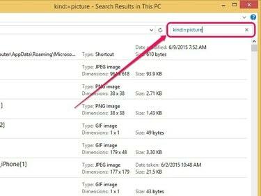 File (Windows) Explorer secara otomatis mencari gambar segera setelah Anda memasukkan perintah.