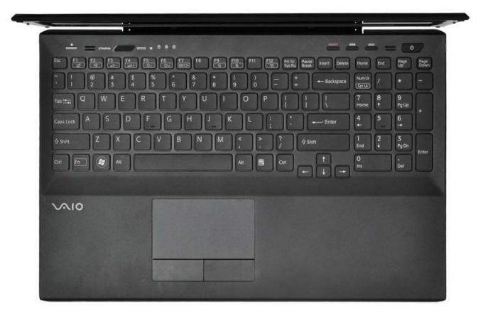 Sony-vaio-se-review-black-keyboard