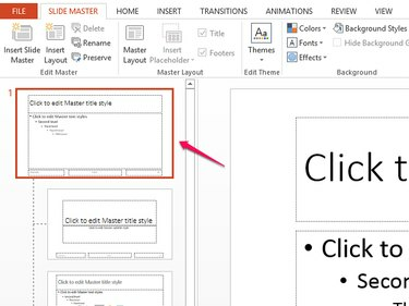 Pilih slide pertama dalam daftar master.