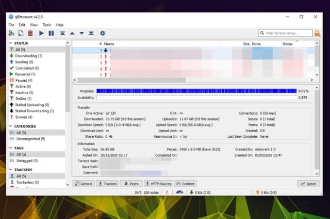 Windows デスクトップ上で実行される qBittorrent クライアント。