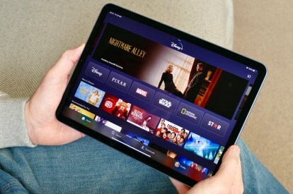 Aplikacija Disney+ na iPad Air 5.