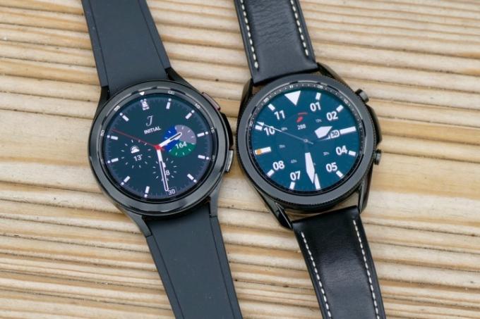 Galaxy Watch 4 Classic (venstre) og Galaxy Watch 3 (høyre)