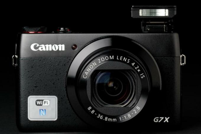 Canon G7x priekšējā zibspuldze