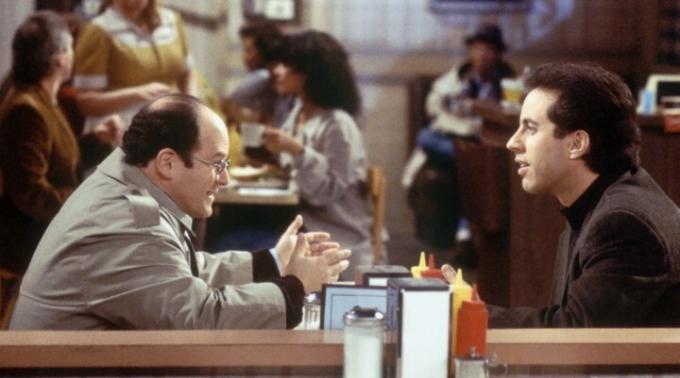 George en Jerry praten in Seinfeld.