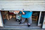 Pouličný fotograf Lee Chapman sa dostane bližšie k svojim tokijským objektom
